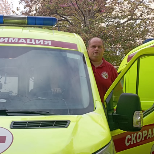В  ритме экстренной помощи: Как водитель реанимобиля держит пульс на дорогах жизни
